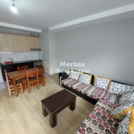 Tirane, jepet me qera shtepi 2+1 Kati 0, 90 m² 350 € (Sauk)