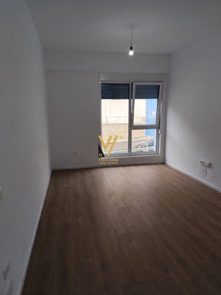 Tirane, shitet apartament 1+1+Ballkon Kati 2, 65 m² 97.000 € (FRESKU)