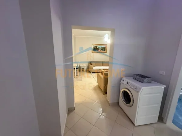 Tirane, jepet me qera apartament 2+1+Ballkon Kati 1, 88 m² 600 € 