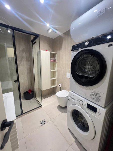 Tirane, jepet me qera apartament 1+1 Kati 8, 70 m² 750 € (Rruga e Kavajes)