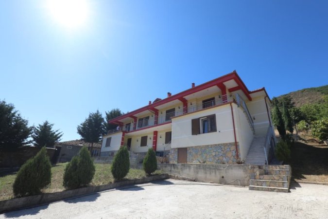Tirane, shitet Vile 3 Katshe Kati 2, 300 m² 265.000 € (Pogradec)