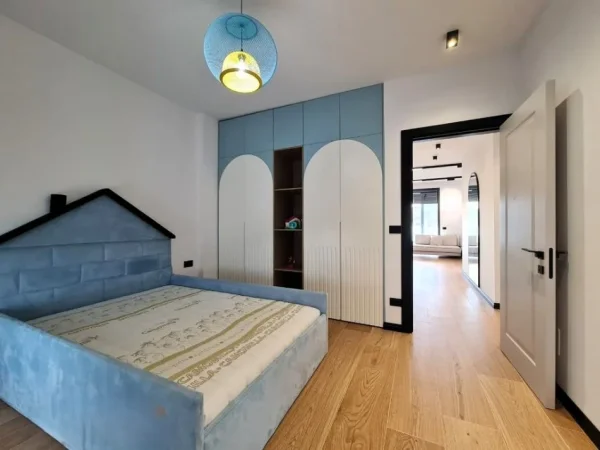 Tirane, jap me qera apartament 3+1 Kati 3, 128 m² 2.000 € (tegu)