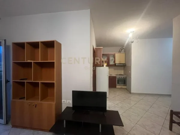 Tirane, jepet me qera apartament 1+1+Ballkon Kati 6, 64 m² 500 € 