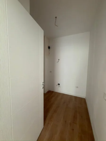 Tirane, shitet apartament 1+1+Ballkon Kati 3, 78 m² 180.250 € (Liqeni i Thate)