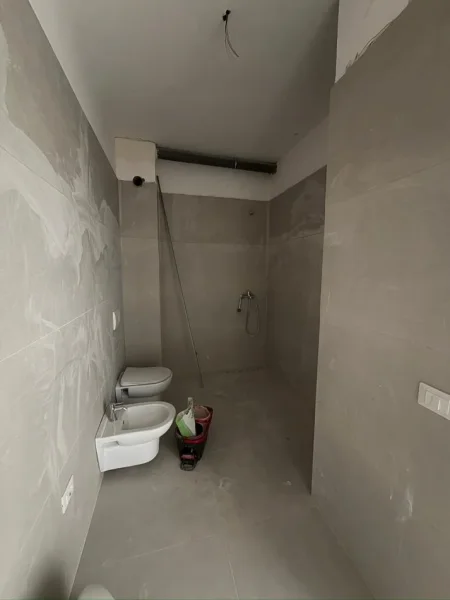 Tirane, shitet apartament 1+1+Ballkon Kati 3, 78 m² 180.250 € (Liqeni i Thate)