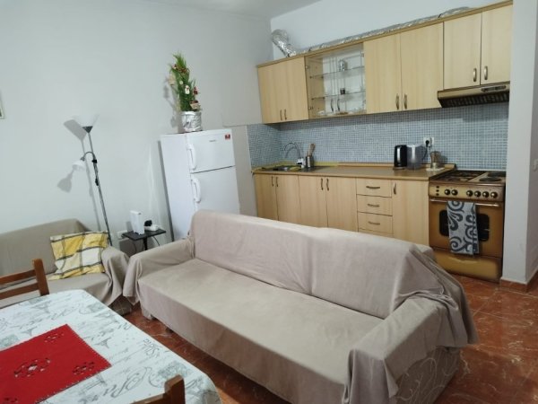 Tirane, jepet me qera apartament 1+1+Ballkon Kati 3, 65 m² 470 € (RRUGA E ELBASANIT)