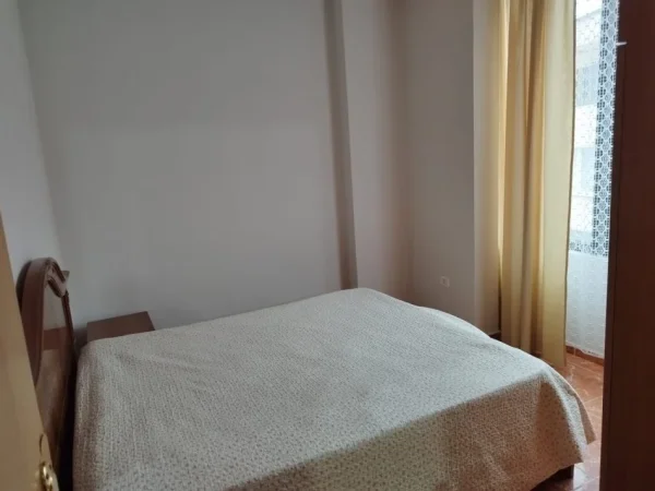 Tirane, jepet me qera apartament 1+1+Ballkon Kati 3, 65 m² 470 € (RRUGA E ELBASANIT)