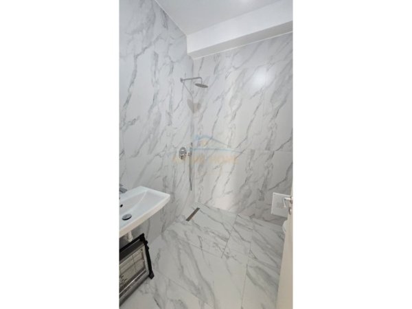 Tirane, jepet me qera apartament 2+1 Kati 7, 86 m² 550 € (Kaimi)
