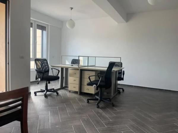 Tirane, jepet me qera apartament 1+1 Kati 8, 61 m² 800 € (MYSLYM SHYRI)