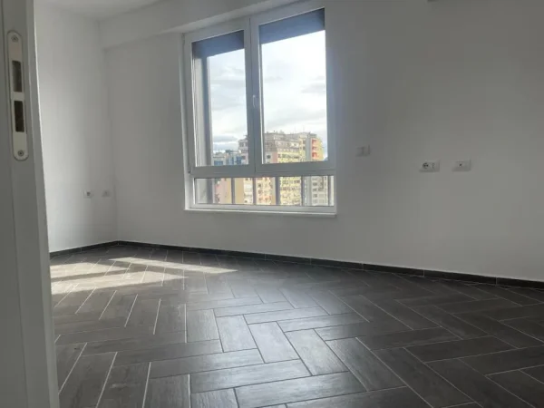 Tirane, jepet me qera apartament 1+1 Kati 8, 61 m² 800 € (MYSLYM SHYRI)
