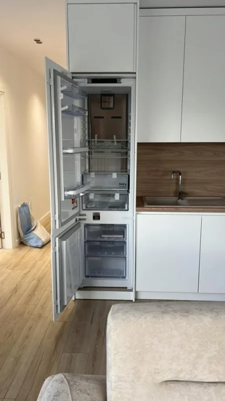 Tirane, jepet me qera apartament 2+1 Kati 2, 95 m² 1.400 € (Liqeni i Thate)