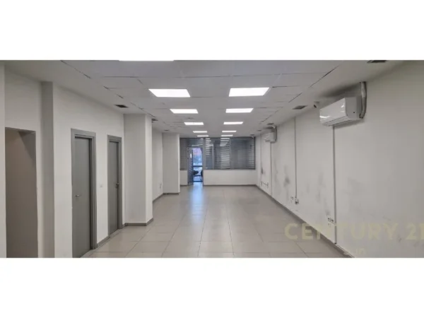 Tirane, jepet me qera zyre Kati 3, 800 m² 18.000 € (RRUGA E KAVAJES)