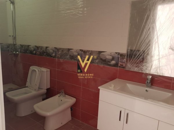 Tirane, shitet apartament 3+1+Ballkon Kati 2, 211 m² 350.000 € (LIQENI I THATE)