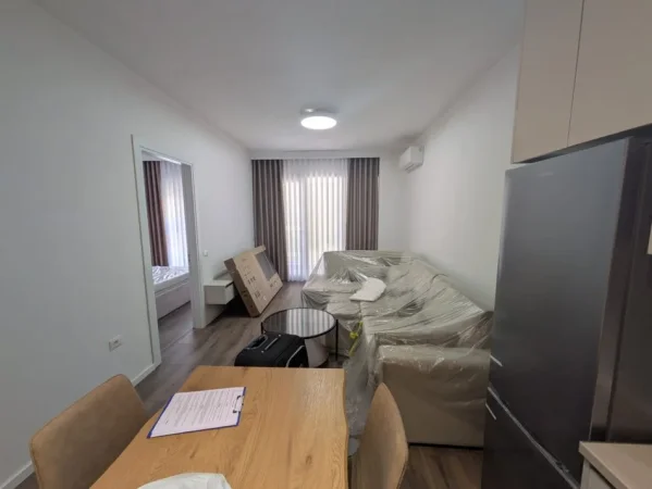 Tirane, jepet me qera apartament 1+1 Kati 2, 65 m² 470 € (Yzberisht)