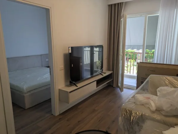 Tirane, jepet me qera apartament 1+1 Kati 2, 65 m² 470 € (Yzberisht)