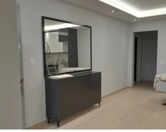 Vlore, jepet me qera shtepi 2+1+Ballkon , 300 € 