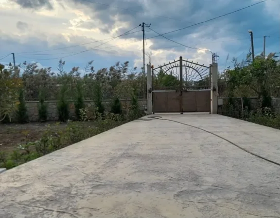 Vlore, jepet me qera shtepi 2+1+Ballkon , 300 € 