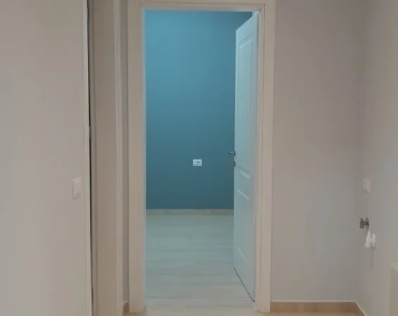 Vlore, jepet me qera shtepi 2+1+Ballkon , 300 € 