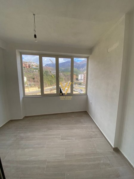 Tirane, shitet apartament 2+1+Ballkon Kati 4, 60 m² 85.000 € (FRESKU)