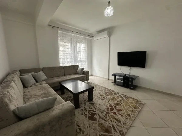 Tirane, jepet me qera apartament 2+1+Ballkon , 102 m² 50000 Lek (Rruga 5 maji)