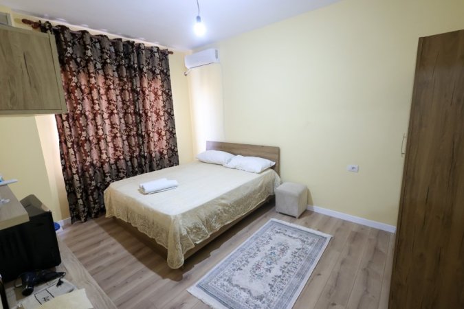 Jepen me Qira 2 Apartamente NE Shkozë  , 300 €URO