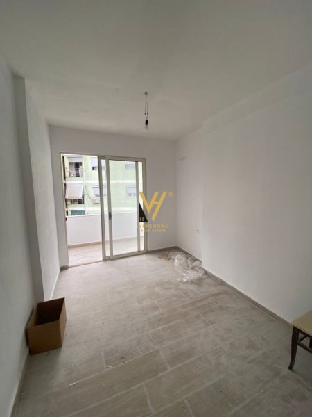 Tirane, shitet apartament 2+1+Ballkon Kati 4, 70 m² 95.000 € (FRESKU)