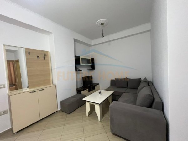Tirane, jepet me qera apartament 1+1 Kati 2, 50 m² 300 € (Fresk)