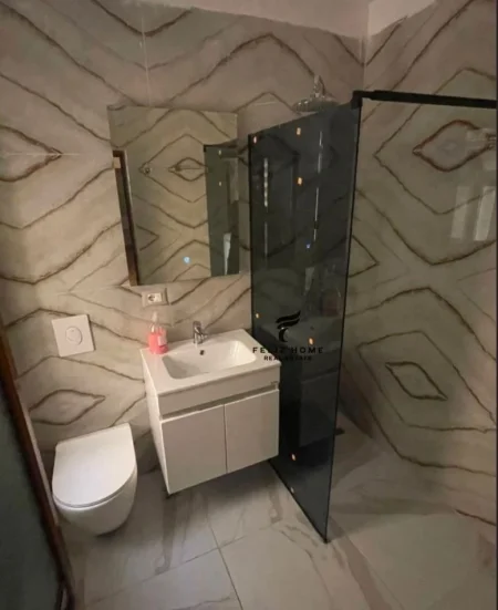 Tirane, jepet me qera apartament 2+1 Kati 4, 80 m² 700 € (BRRYLI)