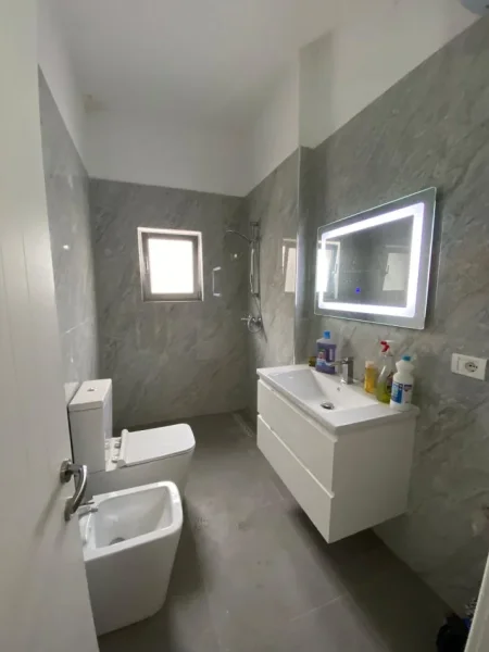 Tirane, shitet apartament 2+1 Kati 5, 62 m² 170.000 € (Sheshi Willson)