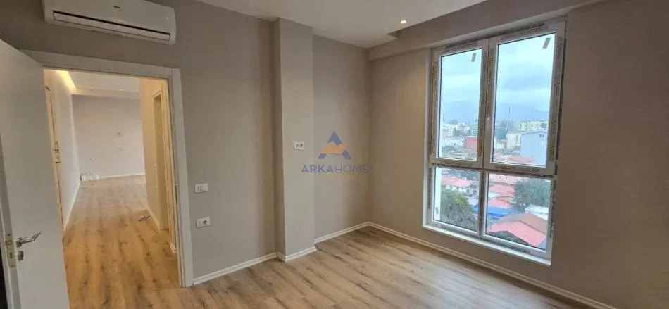 Tirane, jepet me qera apartament 1+1 , 67 m² 700 € 