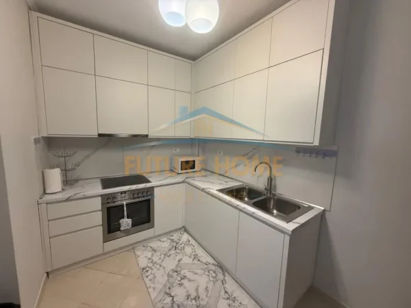 Tirane, jepet me qera apartament 2+1 Kati 1, 88 m² 600 € 