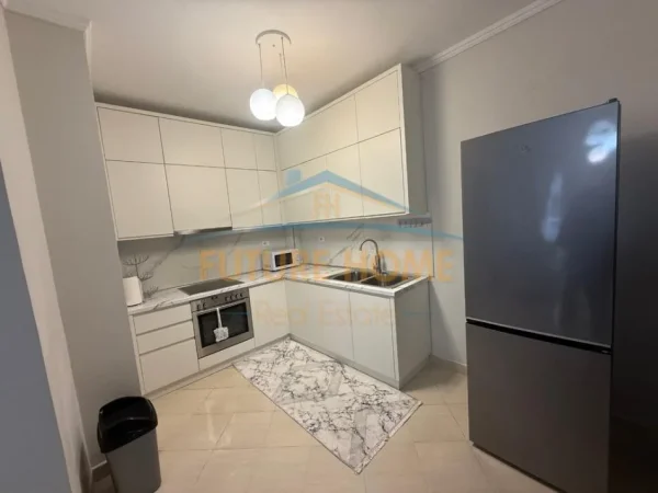 Tirane, jepet me qera apartament 2+1 Kati 1, 88 m² 600 € (Kodra e Diellit)
