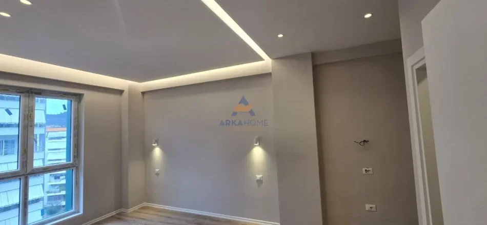 Tirane, jepet me qera apartament 2+1+Ballkon Kati 6, 92 m² 900 € 