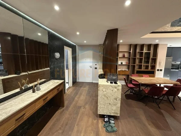 Tirane, jepet me qera apartament 2+1+Ballkon Kati 1, 198 m² 1.500 € (Kopshti Botanik)