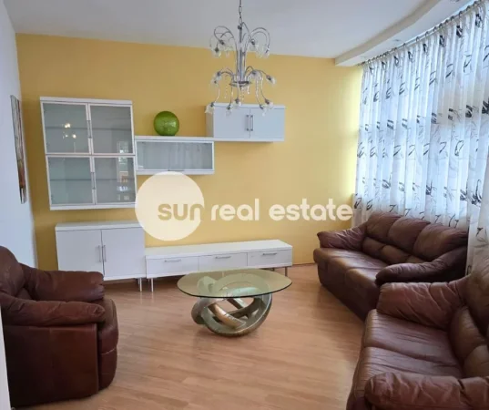 Shkoder, jepet me qera apartament 2+1+Ballkon Kati 1, 121 m² (QENDER)