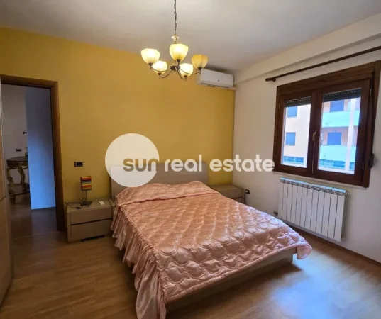 Shkoder, jepet me qera apartament 2+1+Ballkon Kati 1, 121 m² (QENDER)