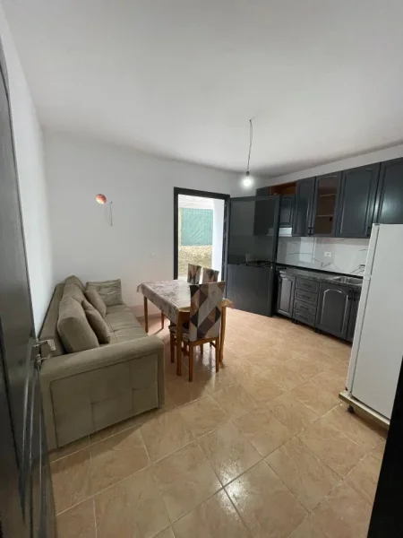 Tirane, jepet me qera shtepi 2+1 Kati 1, 75 m² 380 € (Misto Mame ,Rruga Bego Hoxha)