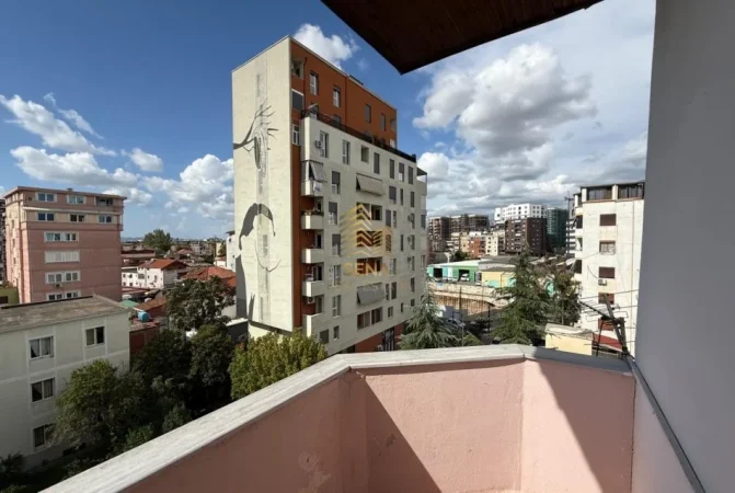 Tirane, jepet me qera apartament 1+1+Aneks+Ballkon Kati 5, 100 m² 400 € (Laprake, prane Kupoles)