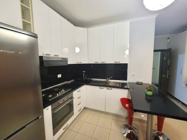 Apartament Me Qera:1+1 + Ballkon + P.Parkimi || ( 📍Liqeni Artificial - Afer Kopshtit Zologjik )