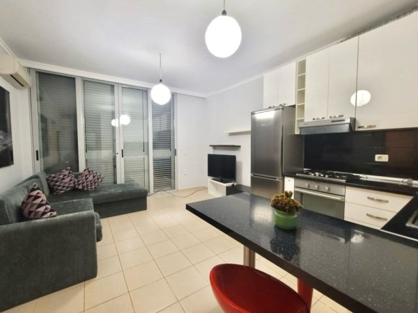 Apartament Me Qera:1+1 + Ballkon + P.Parkimi || ( 📍Liqeni Artificial - Afer Kopshtit Zologjik )