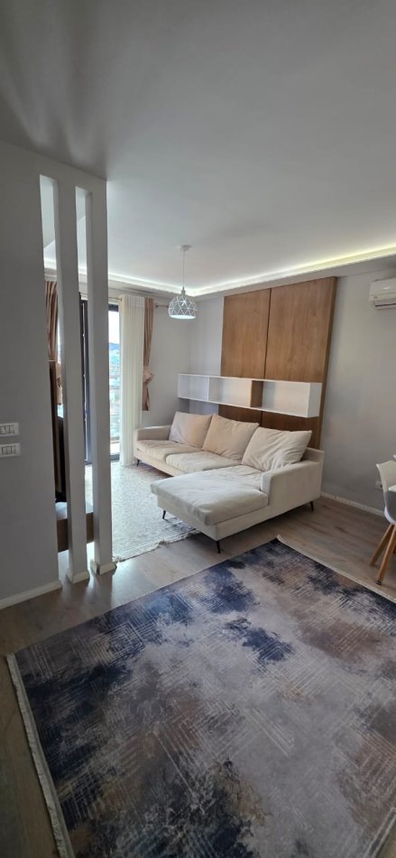 Tirane, jepet me qera apartament 2+1 Kati 6, 90 m² 700 € (Pallati i Eglos)