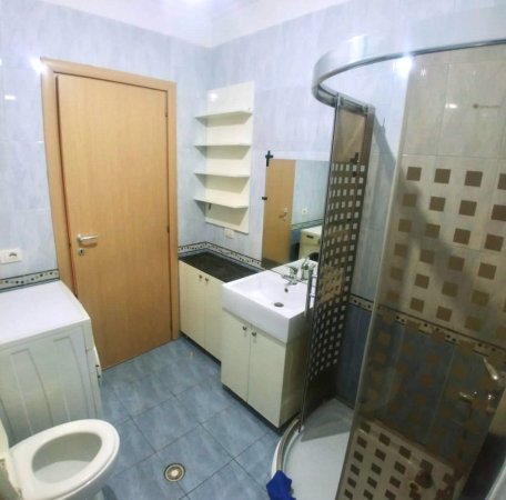 Apartament Me Qera:1+1 + Ballkon + P.Parkimi || ( 📍Liqeni Artificial - Afer Kopshtit Zologjik )
