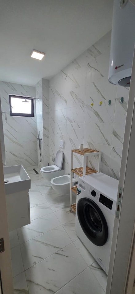 Tirane, jepet me qera apartament 2+1 Kati 6, 90 m² 700 € (Pallati i Eglos)