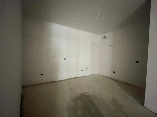 Tirane, shitet apartament 1+1 Kati 1, 73 m² 87.860 € (Paskuqan.)