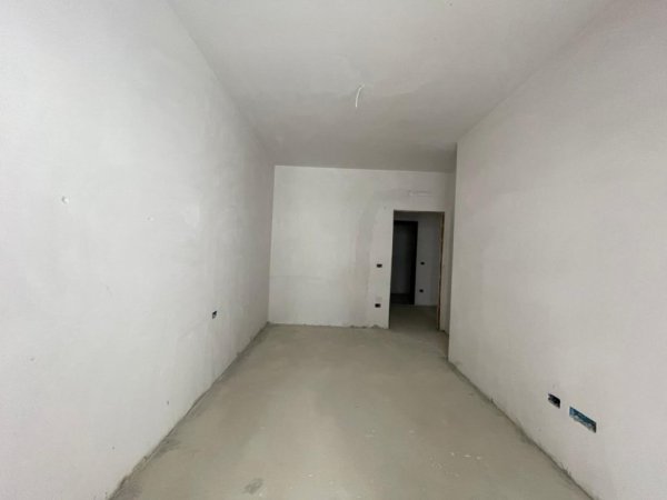 Tirane, shitet apartament 1+1 Kati 1, 73 m² 87.860 € (Paskuqan.)