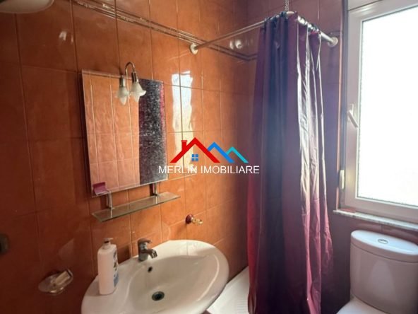 Tirane, jepet me qera apartament 2+1+Ballkon Kati 9, 100 m² 880 € (RRUGA SAMI FRASHERI,BLLOK)