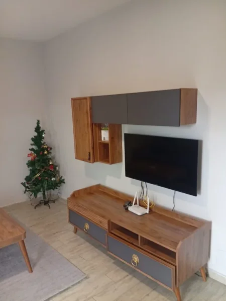 Jepet me Qera Apartament 1+1 ne 5 Maji ,pas Concordit,  500 €URO