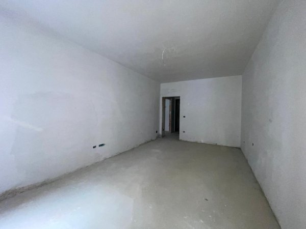Tirane, shitet apartament 1+1 Kati 1, 82 m² 98.220 € (Paskuqan)