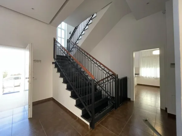 Tirane, jepet me qera Vile 2 Katshe , 970 m² 4.500 € 