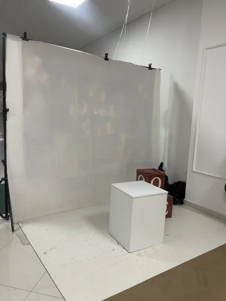 Tirane, shes Studio fotografike 4000 Euro